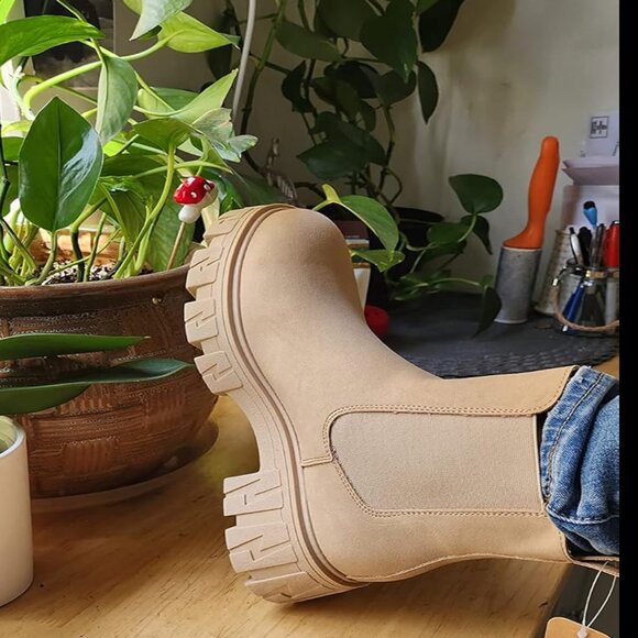 🆕Women Chelsea Lug Sole-9620-beige Synthetic leather Ankle Elastic Band Boot - Picture 4 of 13